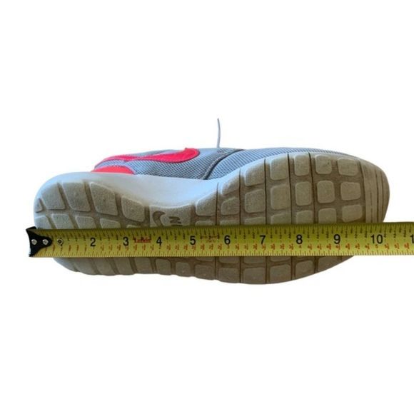 Gray Nike Roshe Shoes Size 7Y - Picture 9 of 9